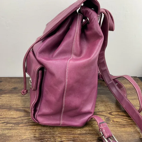 Perlina Magenta Leather Backpack With‎ Flap Drawstring Closure Side Zipper VTG - Image 3