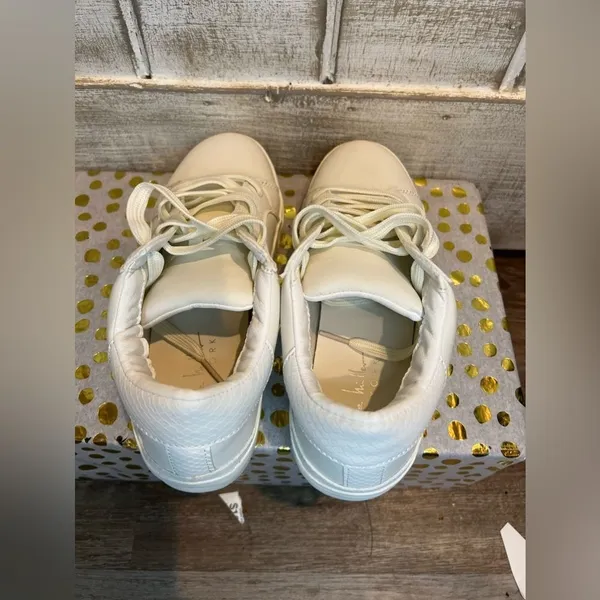 Nicole Miller White‎ Sneaker's Size 6.5 New - Image 4