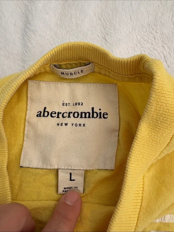 Abercrombie & Fitch size large Yellow baby Logo Tee flaw y2k preppy - Image 4
