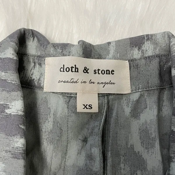 Anthropologie Cloth & Stone Gray Leopard Sleeveless Top - Image 8