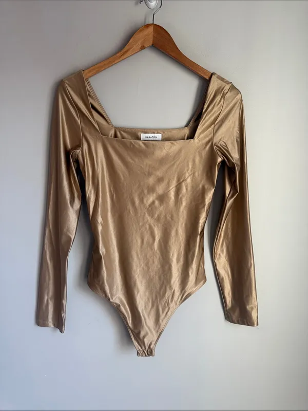 Aritzia Babaton Bodysuit Satinette Squareneck Longsleeve Medium - Image 2