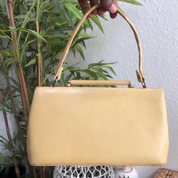 Vintage 70s Designer Yellow Cream shoulder hand bag purse. Measurement in pics - Image 2