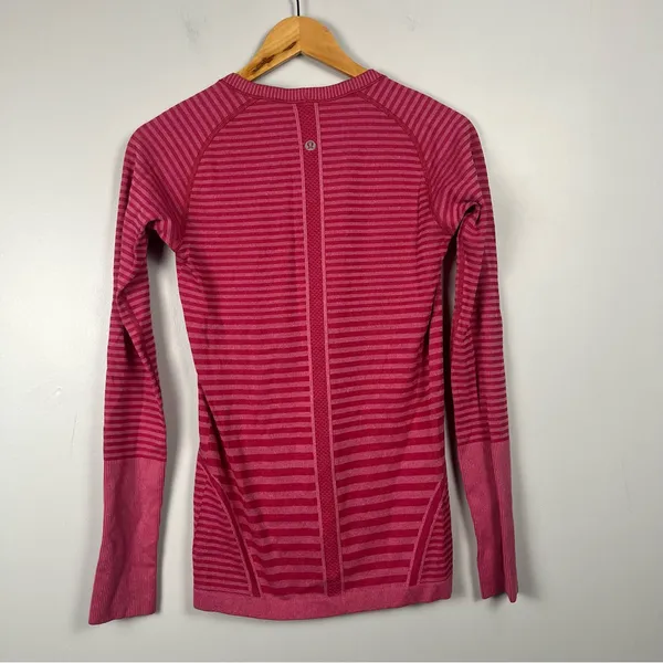 Lululemon Swiftly Tech Long Sleeve Crew Top in Heathered Berry Rumble Size 6 - Image 5
