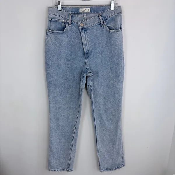 Abercrombie & Fitch The 90s Straight Ultra High Rise Curve Love Light Wash 31/12 - Image 2
