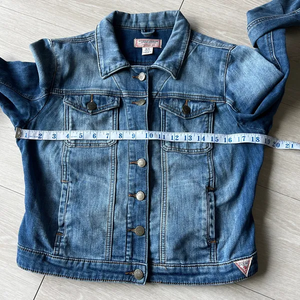 Guess Jeans Cropped Denim Jacket Womens Medium Fits Small - Image 5