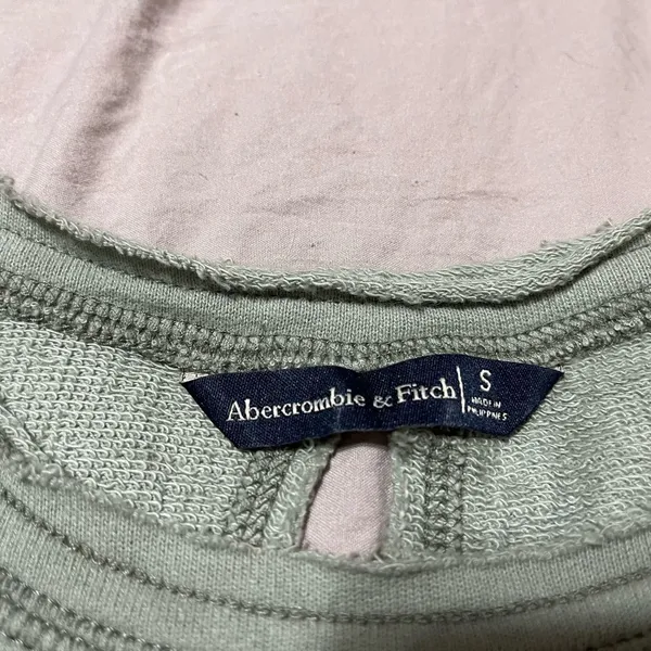 Abercrombie & Fitch Short Sleeve open tie back sweatshirt - Image 3