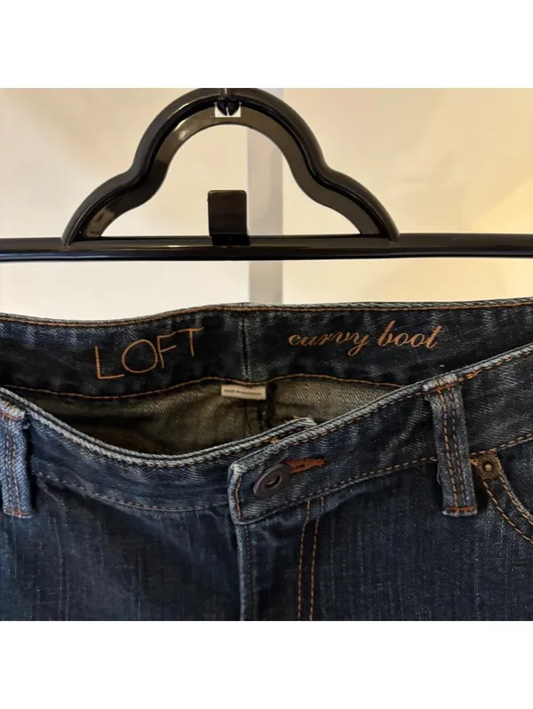 Loft EUC Women's Dark Wash Curvy Boot Cut Jeans Size 8 - Image 3
