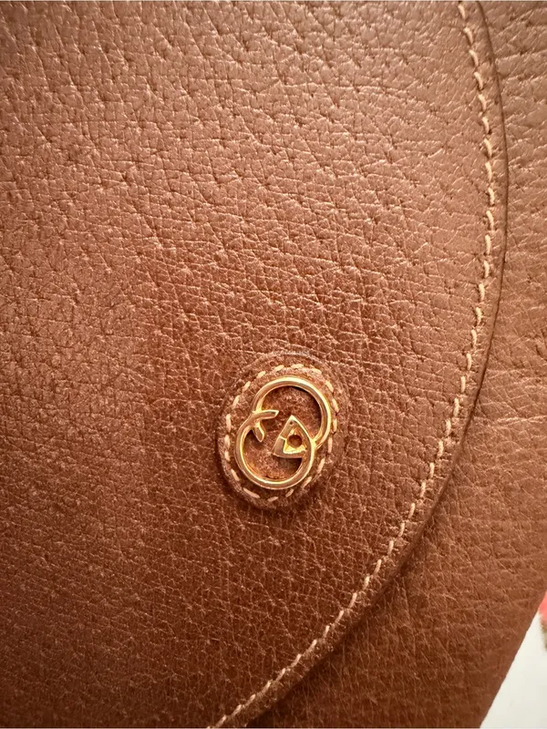 Gucci Vintage Accessory Collection Leather Envelope Pouch with Gold Logo - Image 7