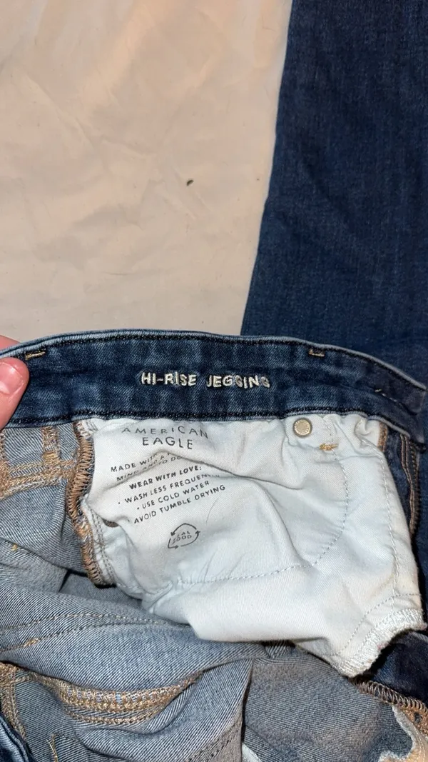 American Eagle Jeans - Image 3
