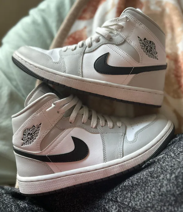 Nike Jordan 1 Mid Smoke Grey - Image 3