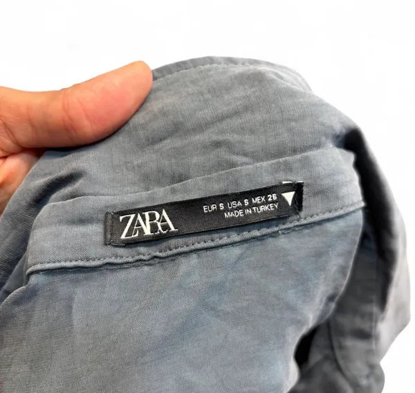 Zara Blue button up shirt with a relaxed fit #preppy #minimalist #officewear - Image 3