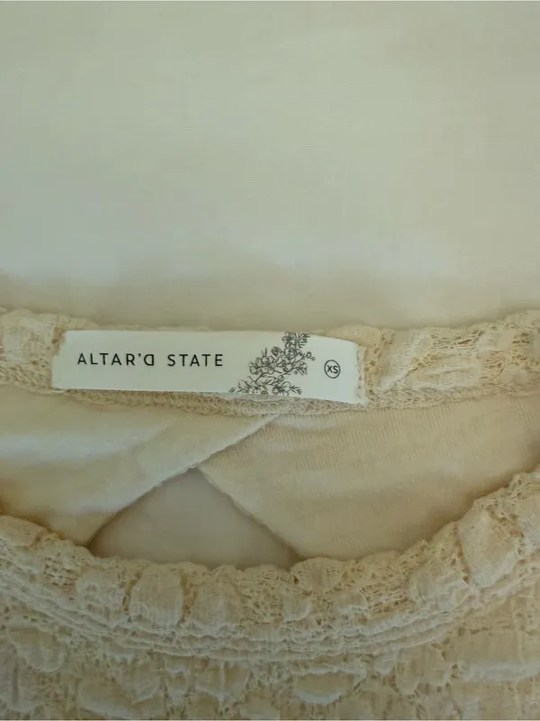Altar'd State Cream Lace Puff-Sleeve Cropped Blouse - Image 2