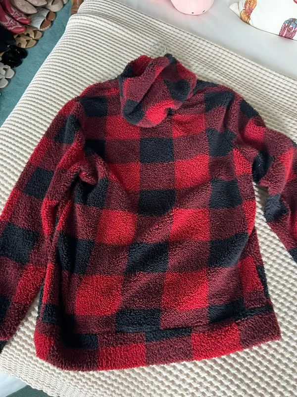 Red and black plaid fleece hoodie in a S #winter #cozy - Image 3