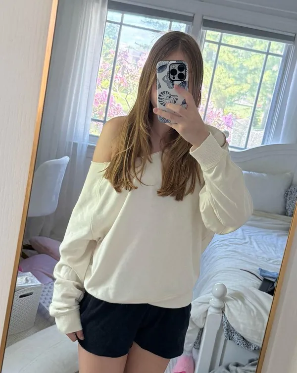 American Eagle Light beige off the shoulder sweatshirt - Image 5