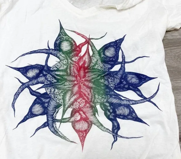 Severyn Graphic Tee Short Sleeve Size Medium - Image 3