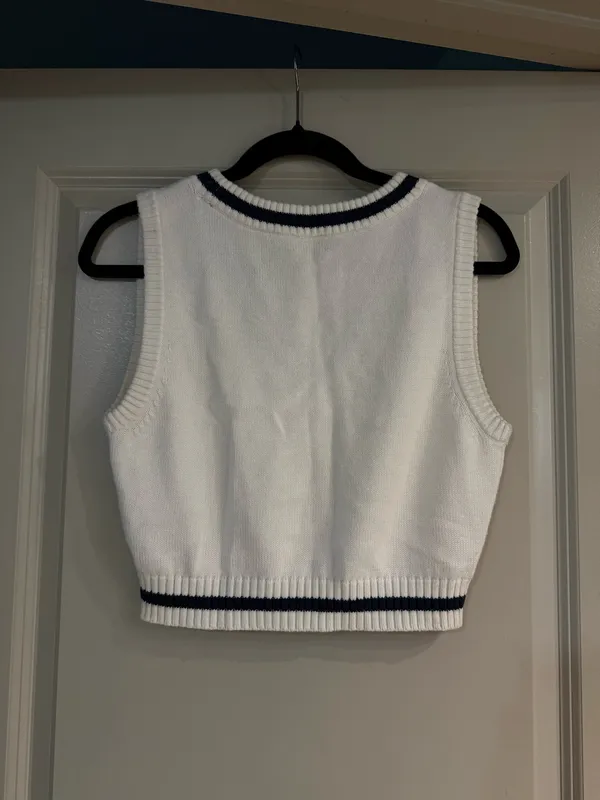 Aritzia Sunday Best Quinn Sweater Vest Small - Image 5