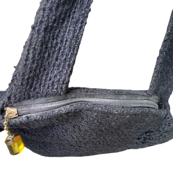 1940’s Lambswool shoulder bag with hand warmer pockets. Black - Image 4