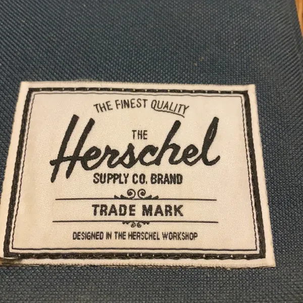 Herschel tablet or iPad soft padded case - Image 4