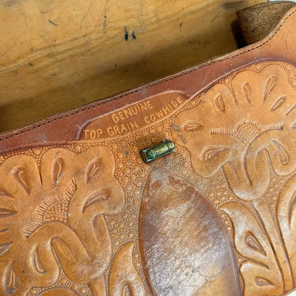 Vintage 70s Floral Tooled Cowhide Leather Crossbody Bag - Image 6