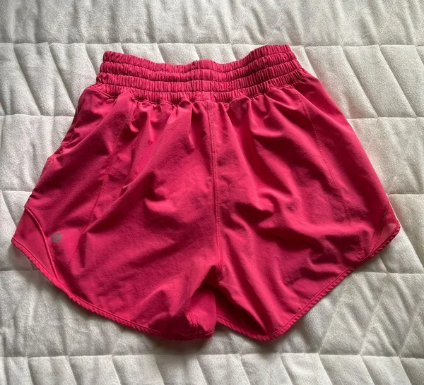 Lululemon Hotty Hot 4" - Image 2