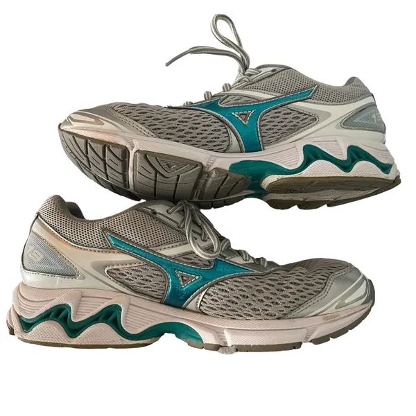 Mizuno Wave Inspire 13 Gray Green Sneakers Size 9 - Image 7