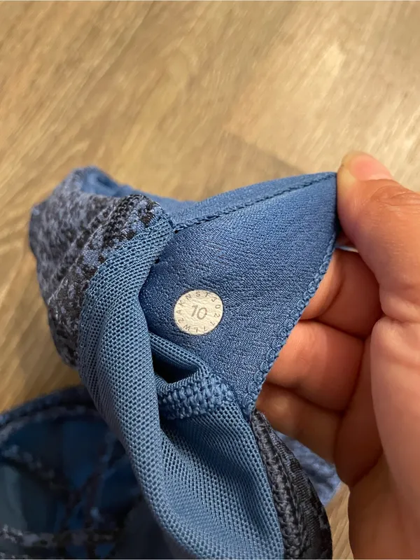 lululemon athletica Free To Be Bra Blue Speckled Scoop Royal Bralette Size 10 - Image 5