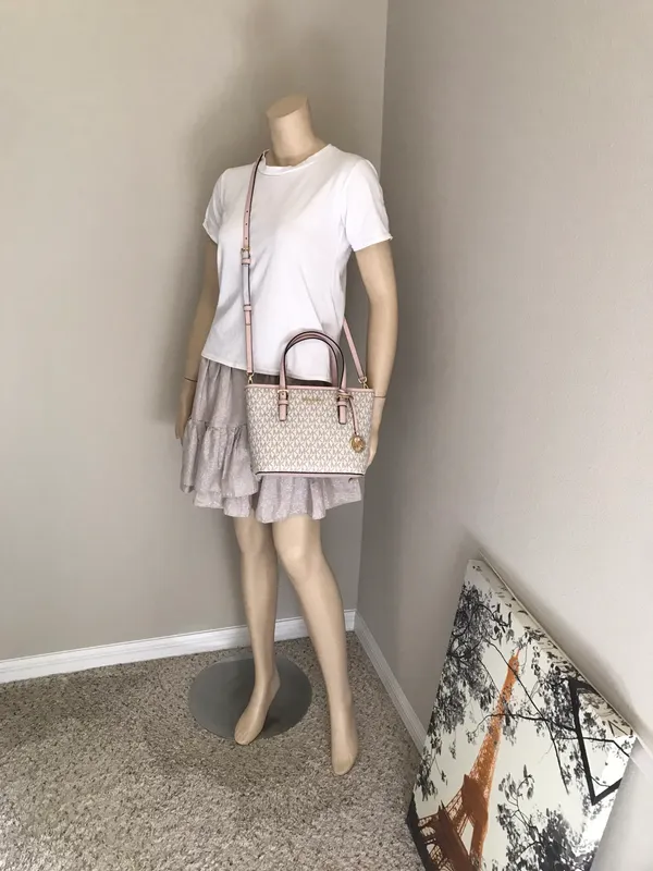 Michael Kors Purse - Image 8