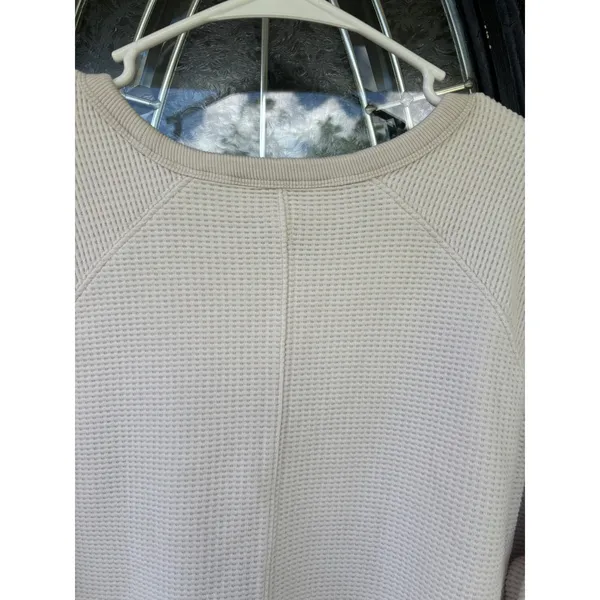 Athleta‎ Cream Waffle Knit Thermal Sweatshirt Thumbholes Size L Raglan Top - Image 10