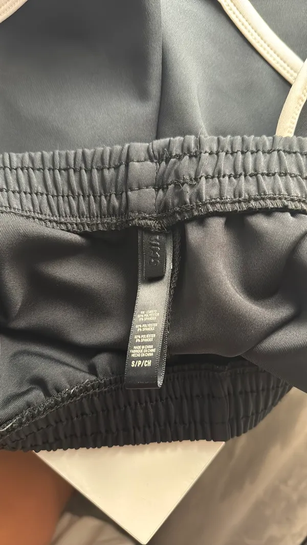 Skims shorts  - Image 3