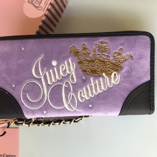 Juicy Couture Heritage Large Zip Around Purple Wallet Set NIB - Image 11