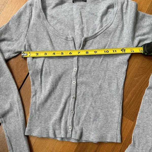 Brandy Melville Heather Gray Button Thermal, One Size - Image 2