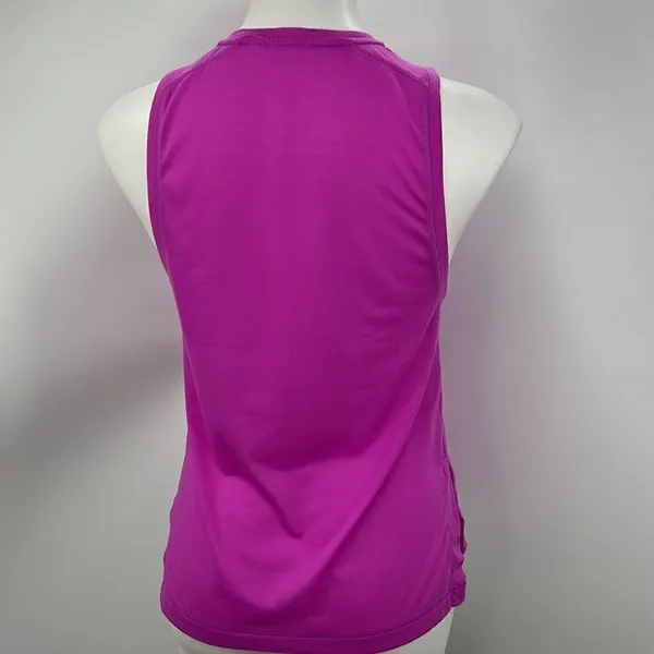 Under Armour sleeveless magenta tank size small - Image 6