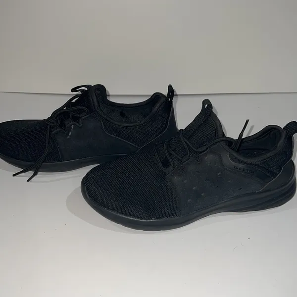 Gears all black sneakers Size 7.5 - Image 3