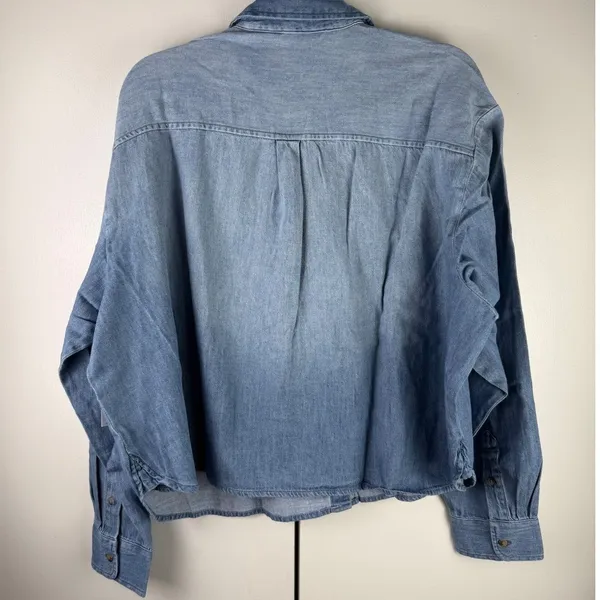 Old Navy Cropped Denim Button Down Shirt Light Wash Chambray‎ Western NWT XL - Image 2