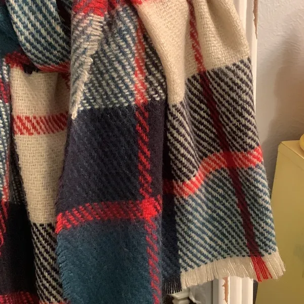🎪🎪🎪3 for 12🎪🎪🎪Plaid Scarf/Wrap Red - Image 4