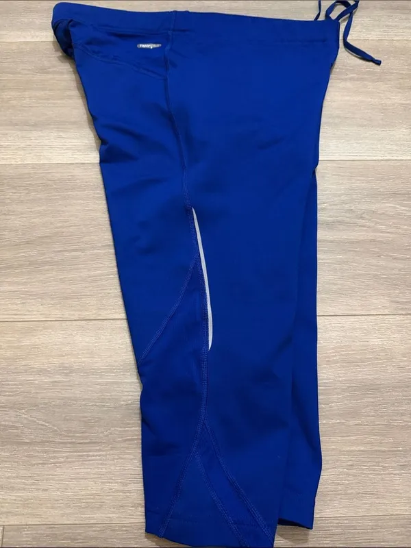 The North Face Women's Royal Blue Capri Leggings - Image 7