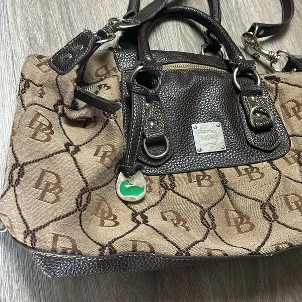 Dooney & Bourke Vintage Hand/Shoulder Bag - Image 5