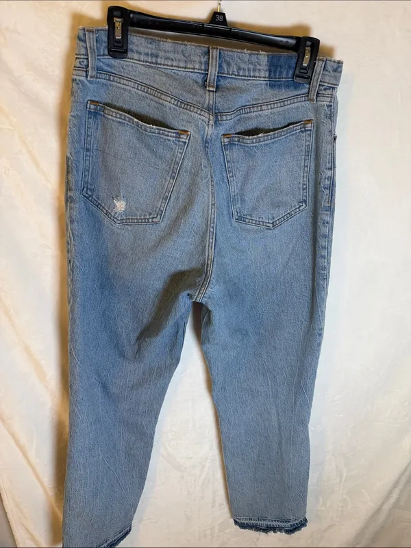 Abercrombie & Fitch Classic Light Wash High-Rise Straight Jeans - Image 7