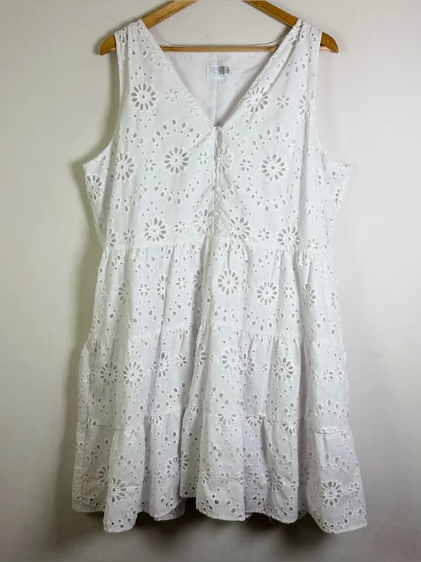 Time and Tru Women’s White Eyelet Embroidered Tiered Midi Dress Sz XXL 20 Boho - Image 2