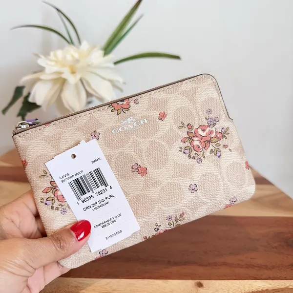 NWT Coach Corner Zip Wristlet In Signature Canvas With Floral Print‎ - Image 5