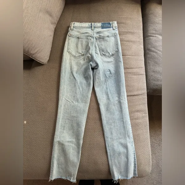 Abercrombie & Fitch Ultra High Rise 90s Straight Jean - Image 2