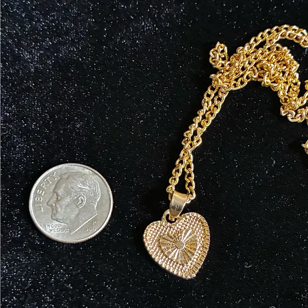 Heart Initial "R" Pendant Necklace 16” Gold - Image 4