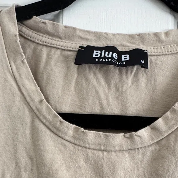 Distressed Vintage Graphic T-Shirt - Image 3