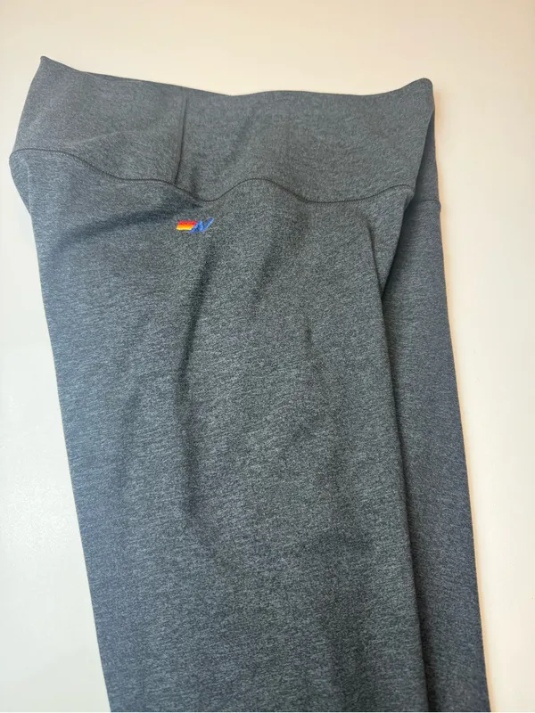 Aviator Nation Charcol Capri Leggings with Purple‎ Size Small - Image 6