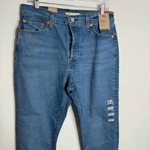 NWT Levi's Women's Wedgie‎ Straight HighRise Stretch Jeans Size 32 x 28 - Image 3