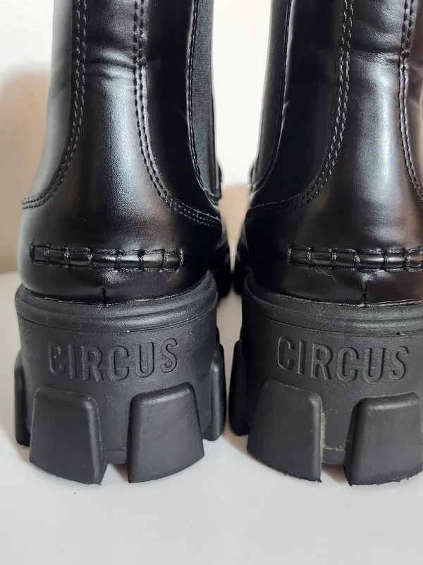 Circus by Sam Edelman Black Chelsea Loafer Platform Lug Sole Boots Size 9 - Image 4