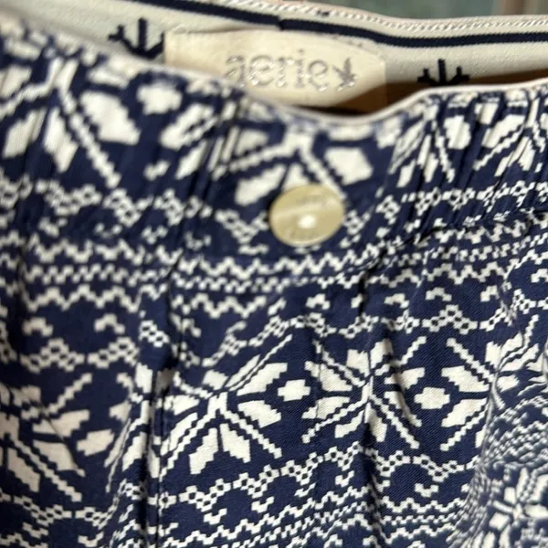 Aerie Blue White Snowflake Pajama Shorts Nordic Fair Isle Lounge Size Medium - Image 5