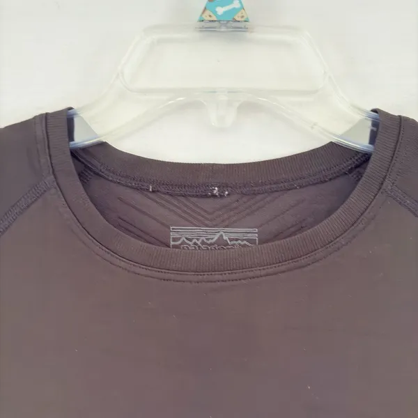 Patagonia‎ Womens Activewear Short Sleeve Black Basic pullover Activewear Medium - Image 4
