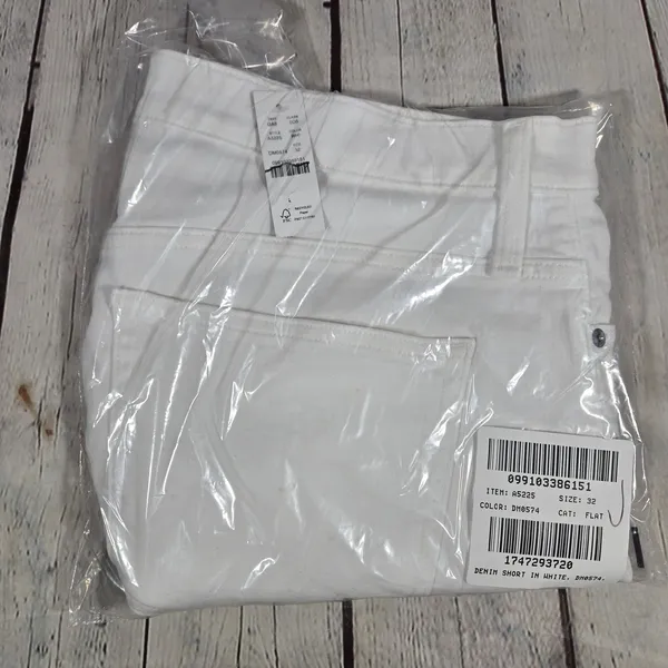 J Crew Mid Rise Short White‎ Denim Cutoff Frayed Hem Size 32 - Image 11