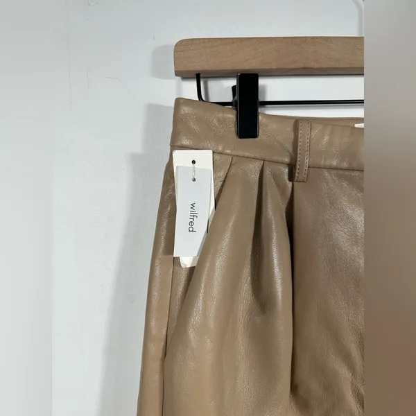 Aritzia Wilfred Vegan Leather Bermuda Shorts 4‎ Taupe Pleated High Rise NWT - Image 7